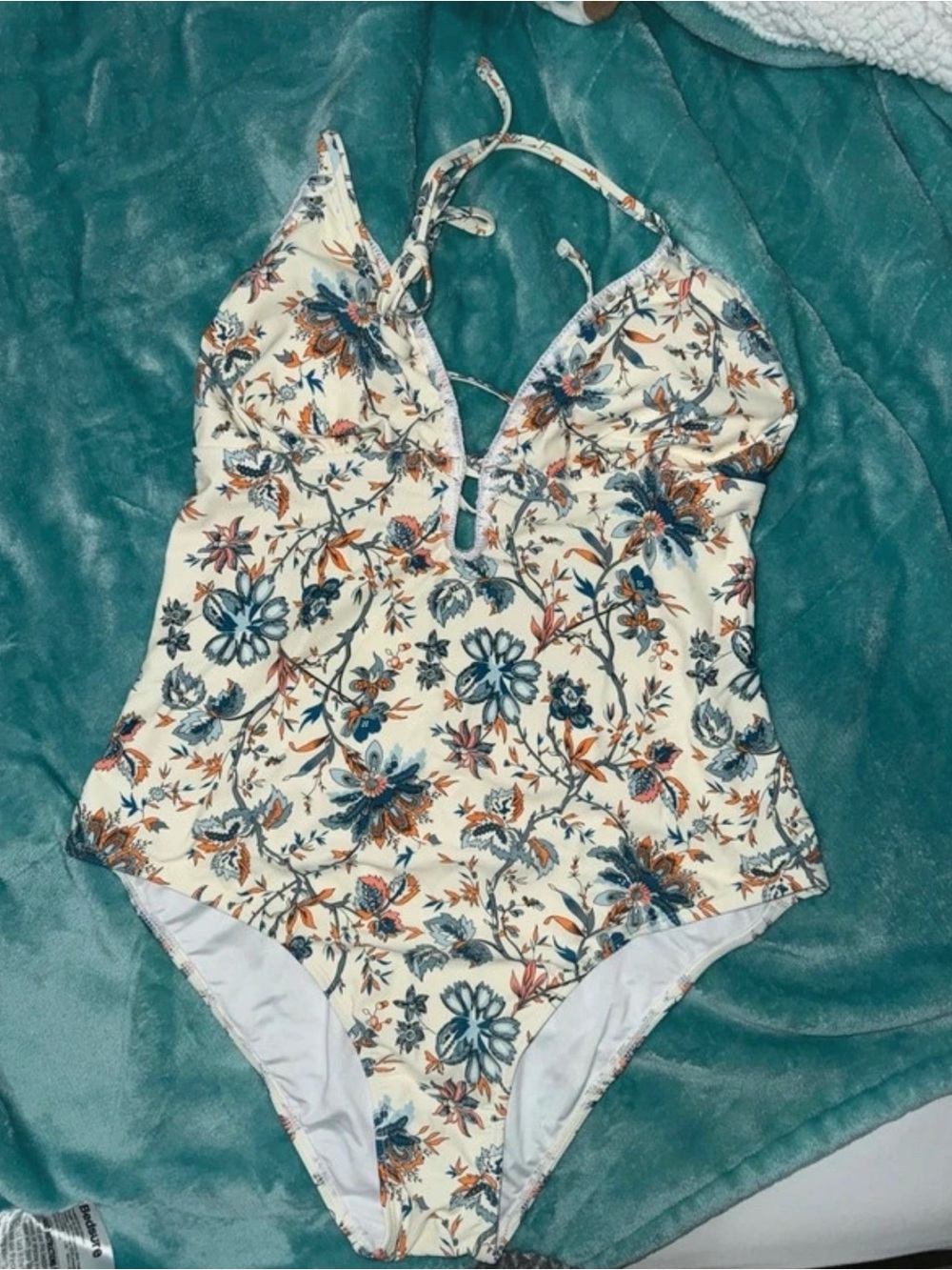 Floral women's garment with Cupshe tag